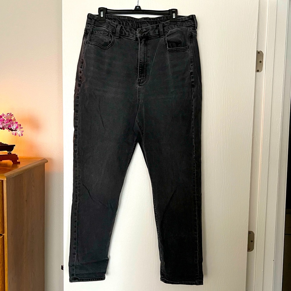 Black American Eagle Curvy Mom Jean